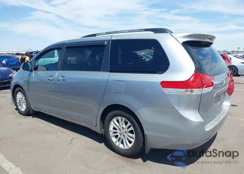 2013 Toyota Sienna Xle V6 8 Passenger from USA, damaged, VIN 5TDYK3DC2DS395725